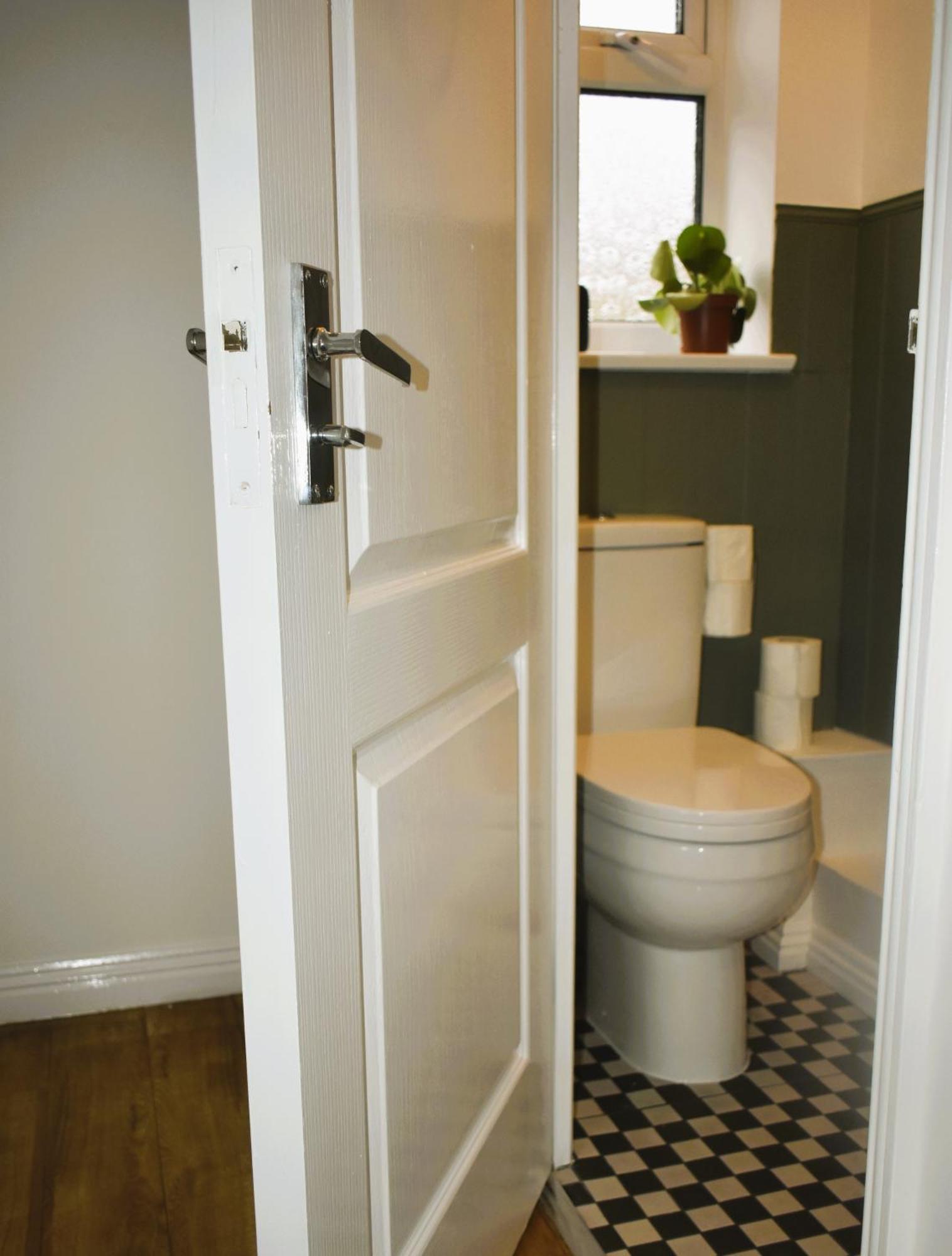Luxury 2 Bed House With 3 Beds,3 Free Parking Lot In Dartford Near Town Centre, Adjacent Bus Stop, Train Station, Bluewater Mall, 25Mins To London City Airport,20 Miles From Central London Екстериор снимка
